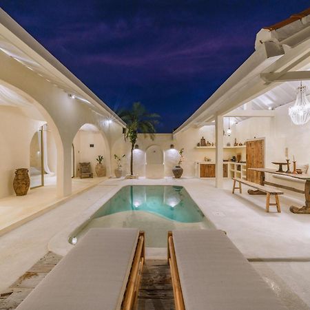 Villa Stella: 2Br Vibrant Mediterranean Oasis Canggu  Bagian luar foto